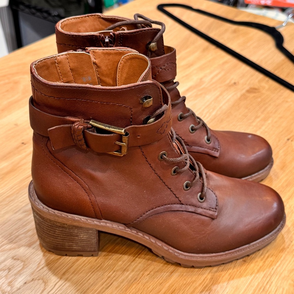 NWOT Zodiac Gemma Mid Shaft Leather Combat Boots Brown Lace Up Side Zip Womens 9